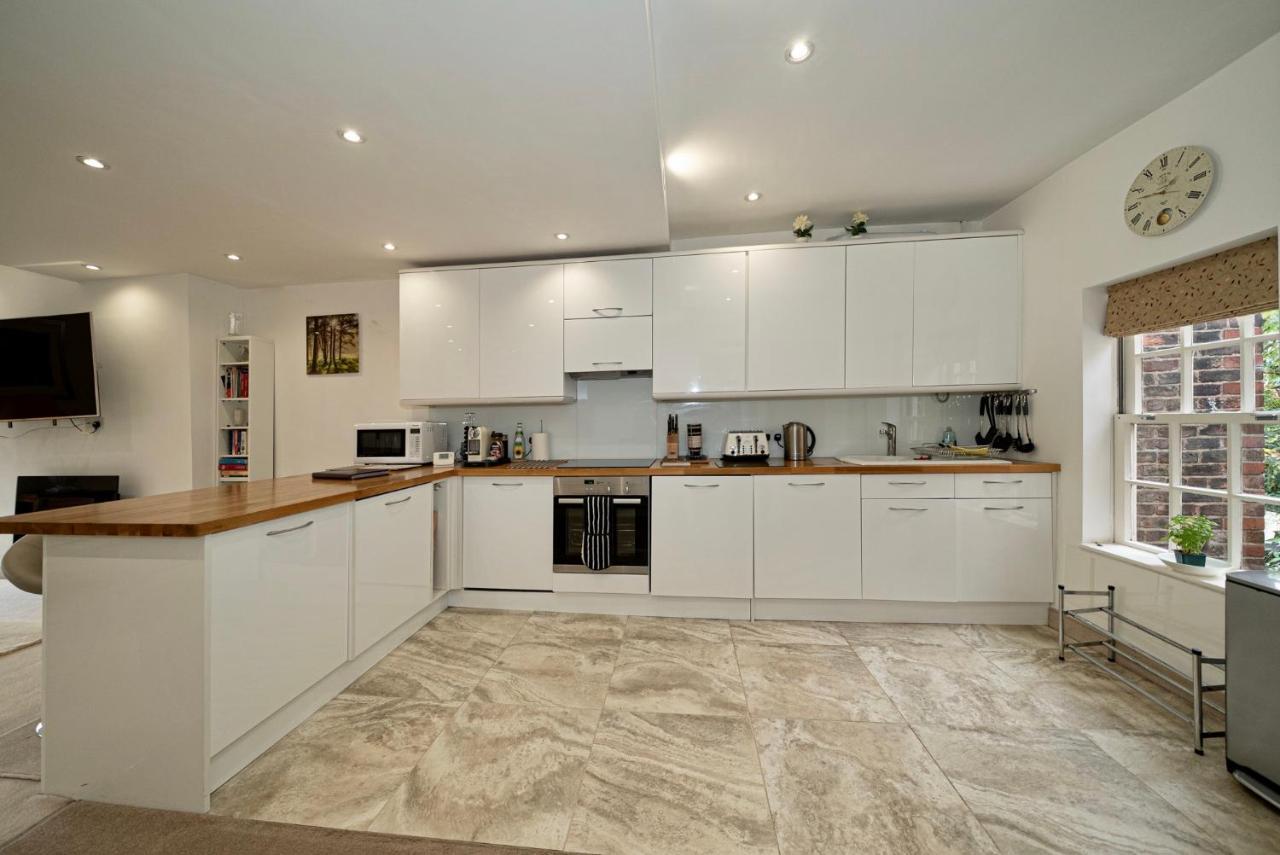 Serviced Apartments Macclesfield Exterior foto